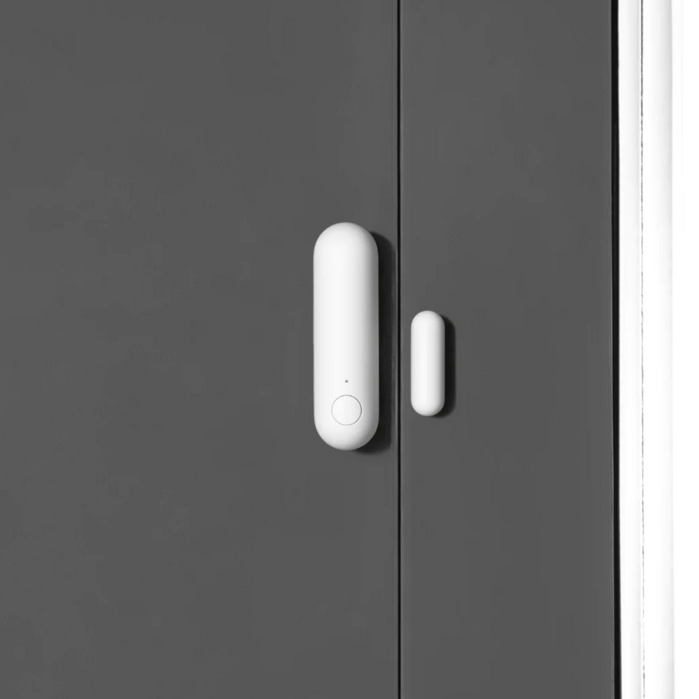 Aqara Door and Window Sensor P2 on door