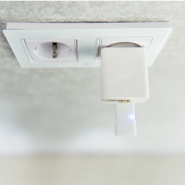 Compact Shelly BLU Gateway with Wi-Fi extender and MQTT support for smart homes and businesses